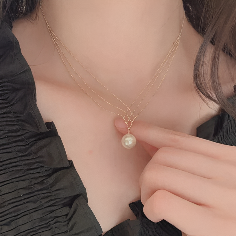 Icon pearl necklace